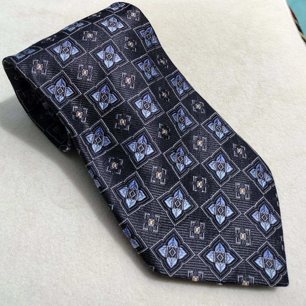 Silk Jos. A Bank Blue and Grey Square Geometric Pattern Tie EUC